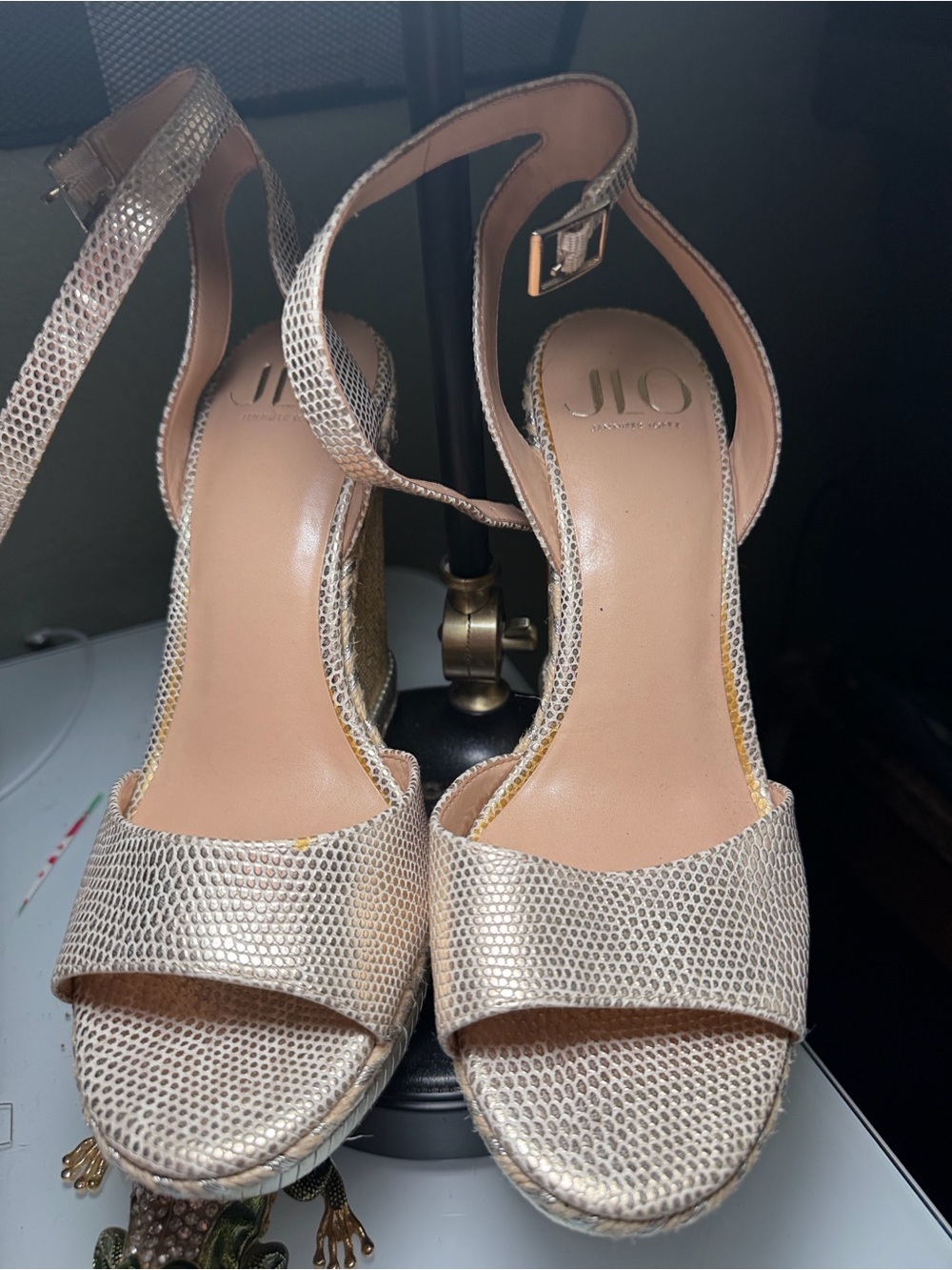 Jennifer Lopez Nude Metallic Snake-Texture Wedge Sandals - Picture 7 of 8